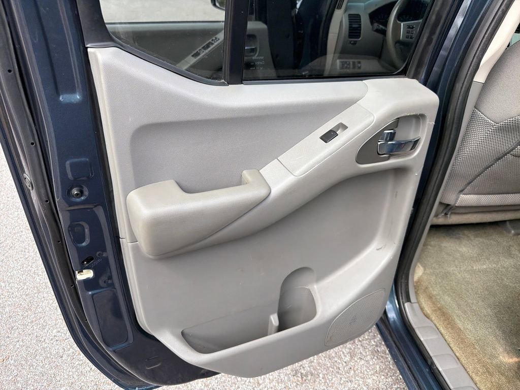 Used 2017 Nissan Frontier SV w/ SV Value Truck Package image 17