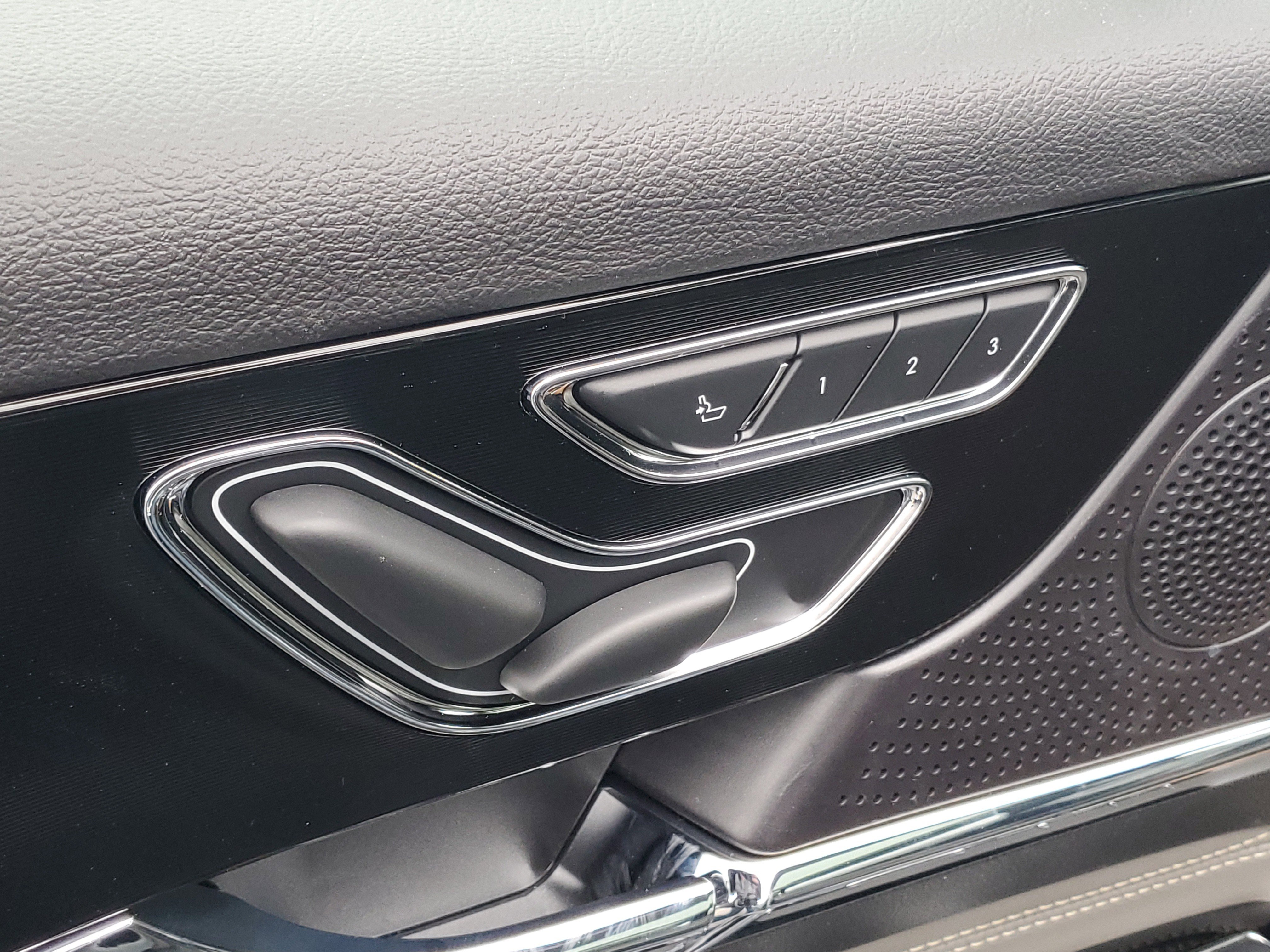 New 2026 Lincoln Corsair Premiere image 9