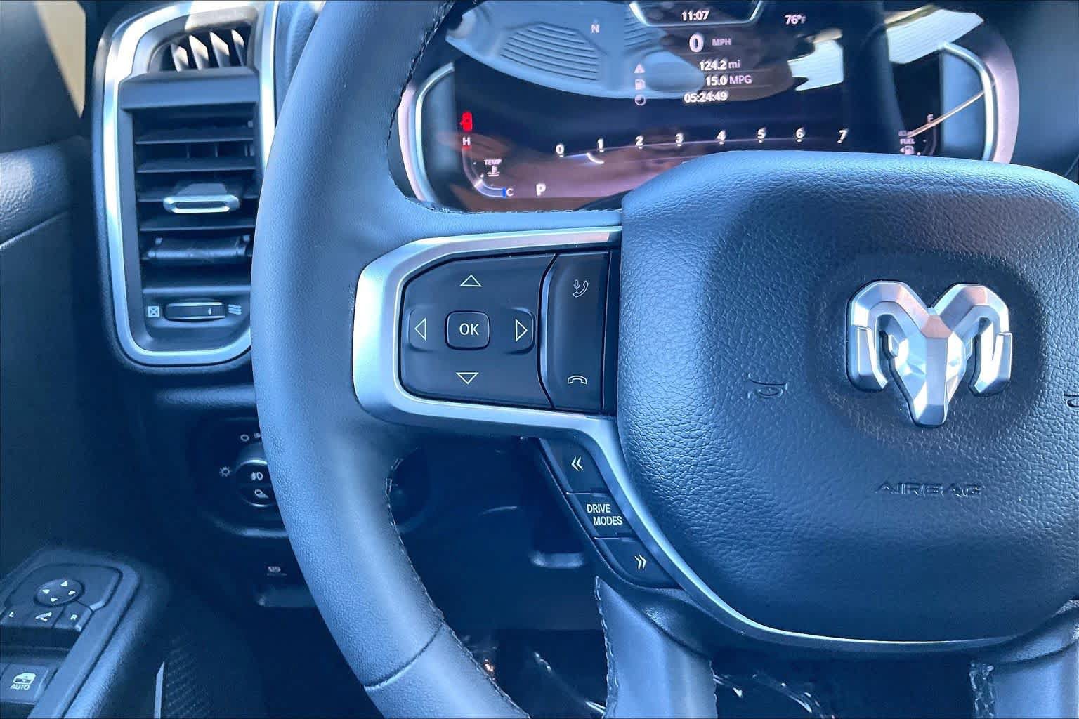 Used 2025 RAM 1500 Big Horn AWD/4WD image 22