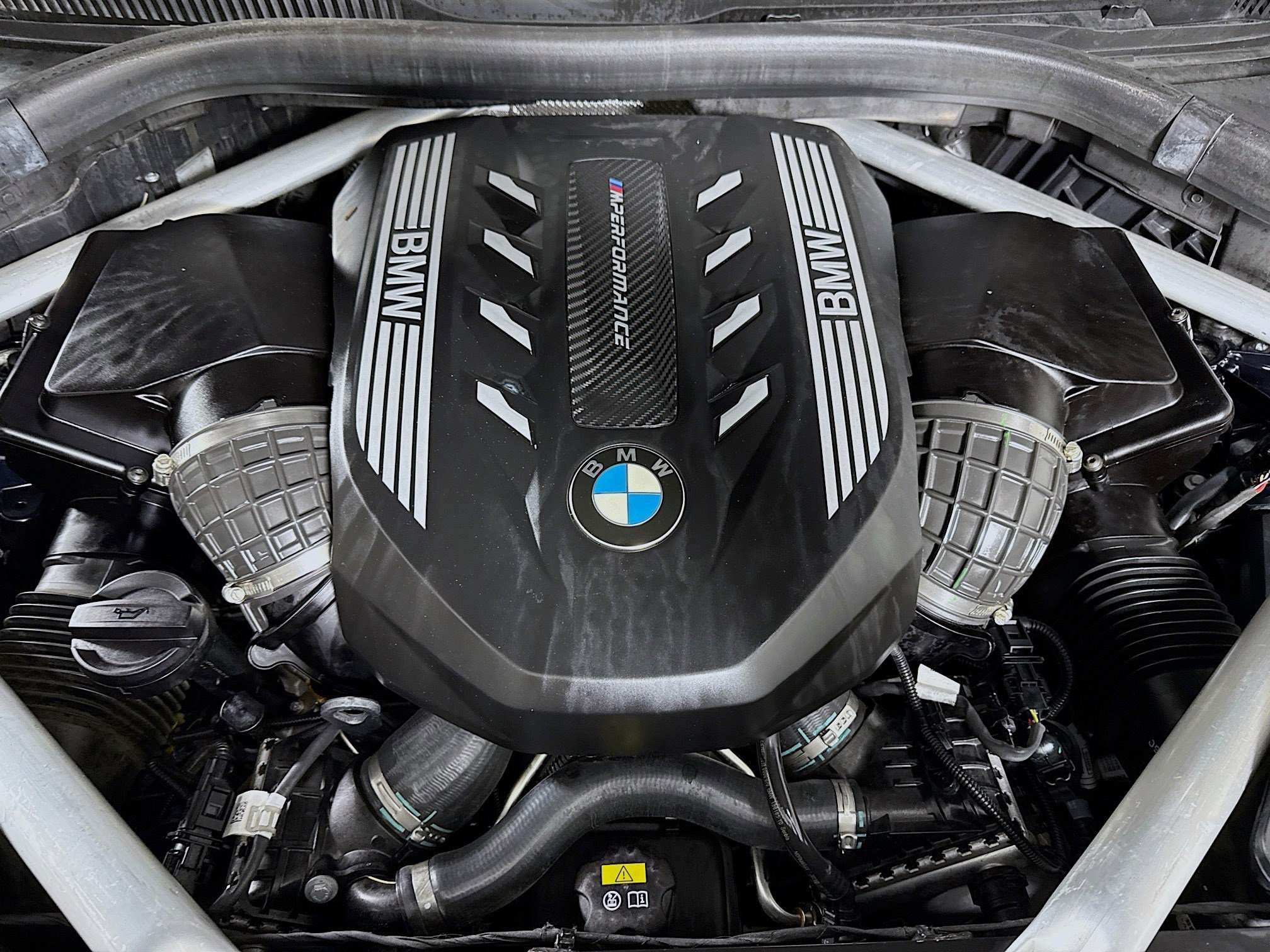 Used 2020 BMW X5 M50i w/ Premium Package image 39