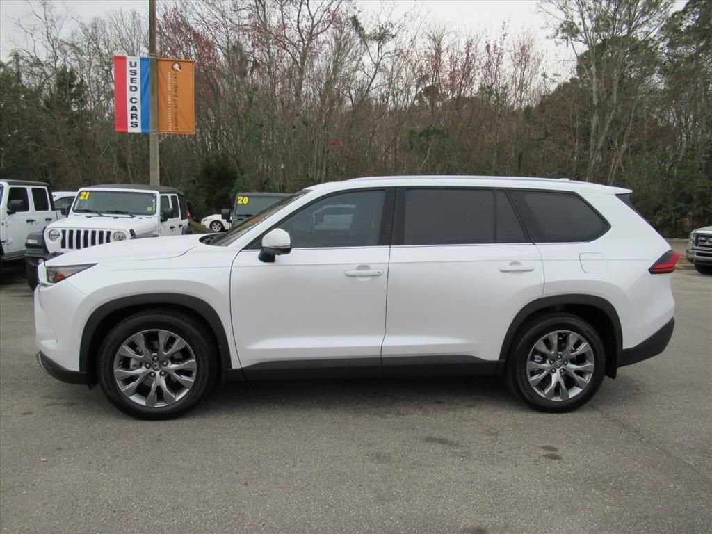 Used 2025 Toyota Grand Highlander Limited image 4