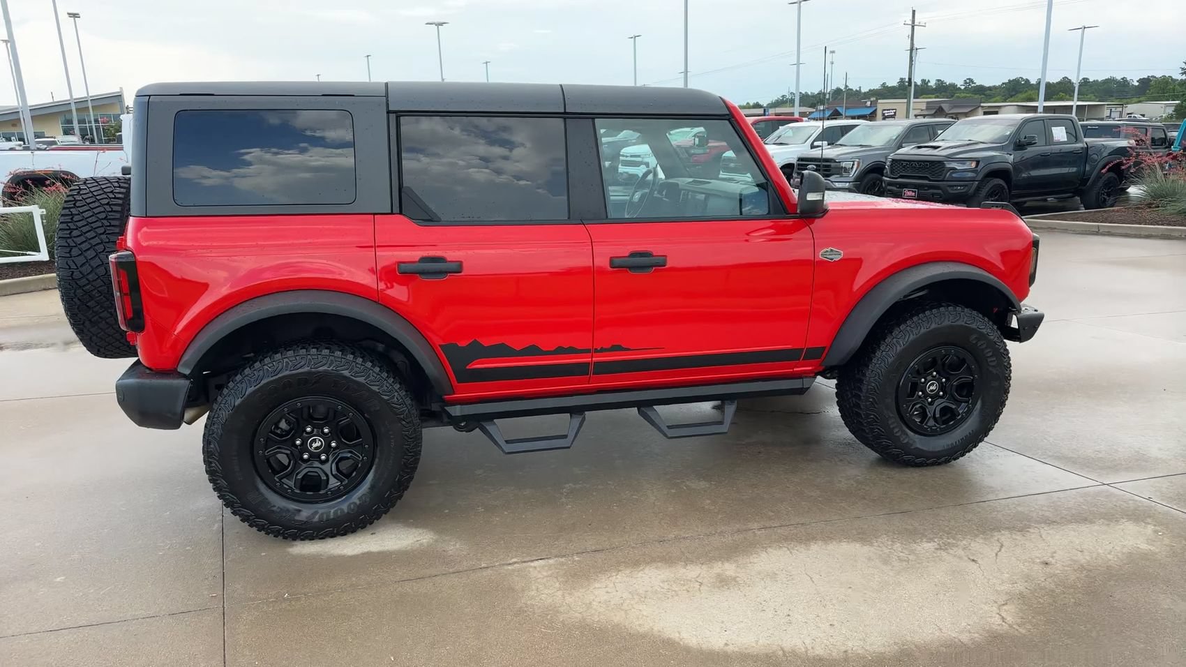 Used 2024 Ford Bronco Wildtrak AWD/4WD image 8