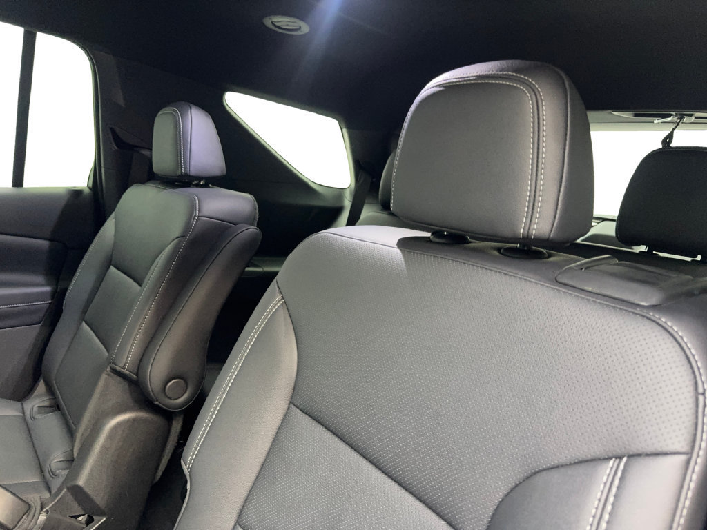 Used 2026 Chevrolet Traverse LT FWD image 36
