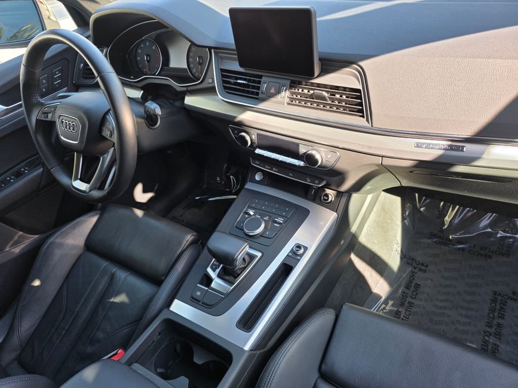 Used 2020 Audi Q5 2.0T Premium w/ Titanium Sport Package image 30