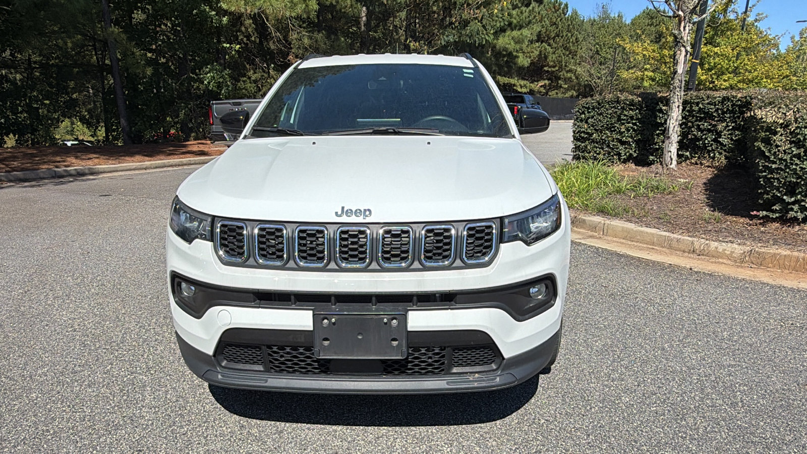 Used 2024 Jeep Compass Latitude AWD/4WD image 3