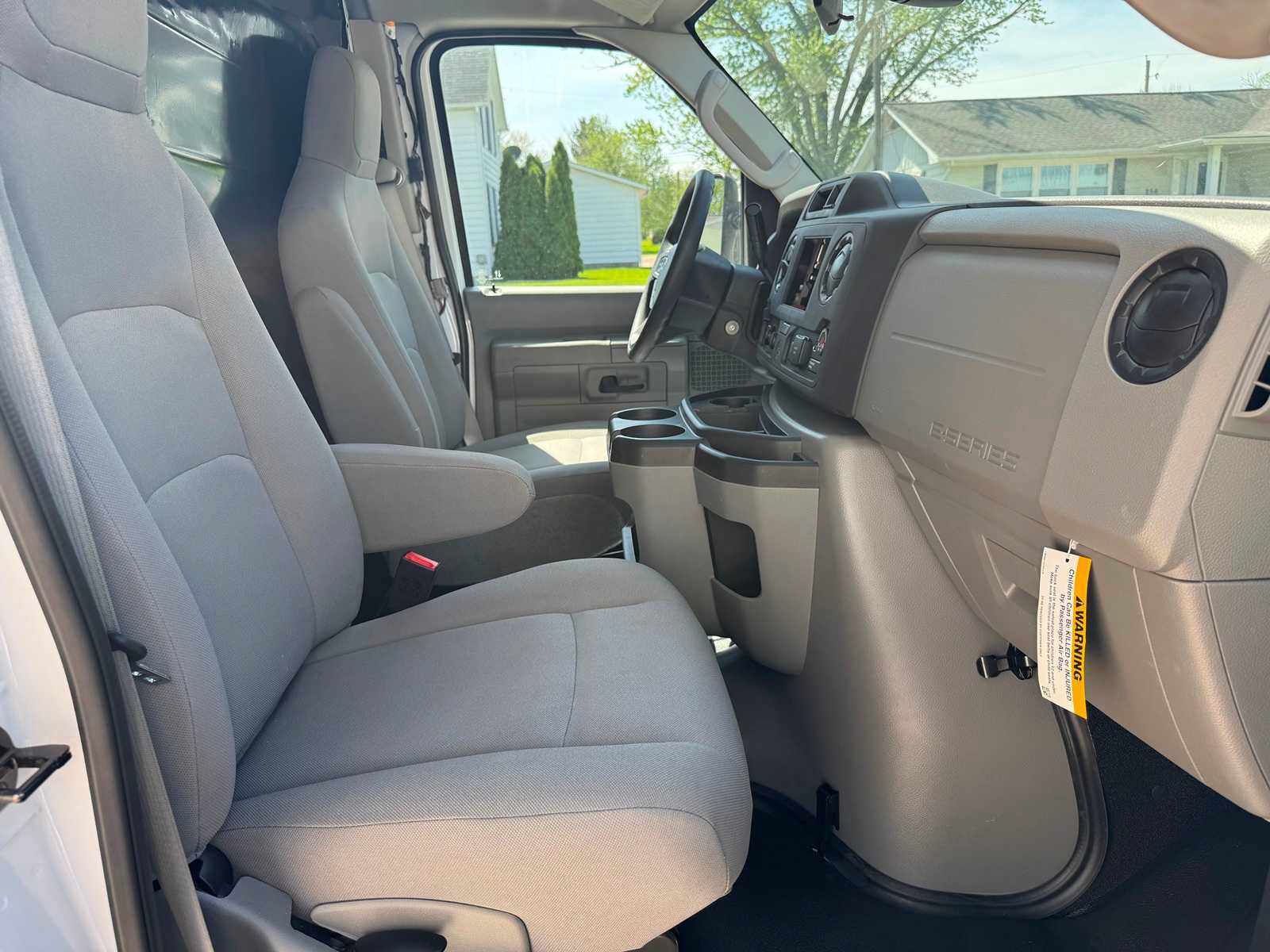 Used 2027 Ford E-450 and Econoline 450 Super Duty w/ Driver's Safety Package RWD image 7