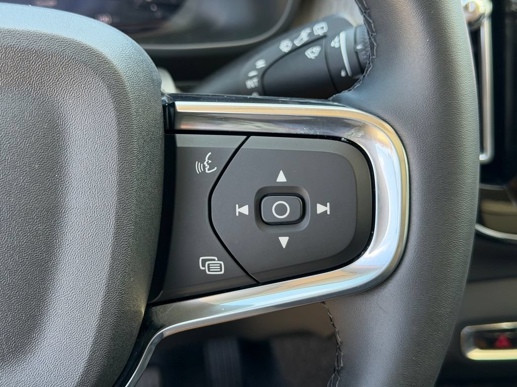 New 2026 Volvo XC40 B5 Plus w/ Protection Package Premier AWD/4WD image 18