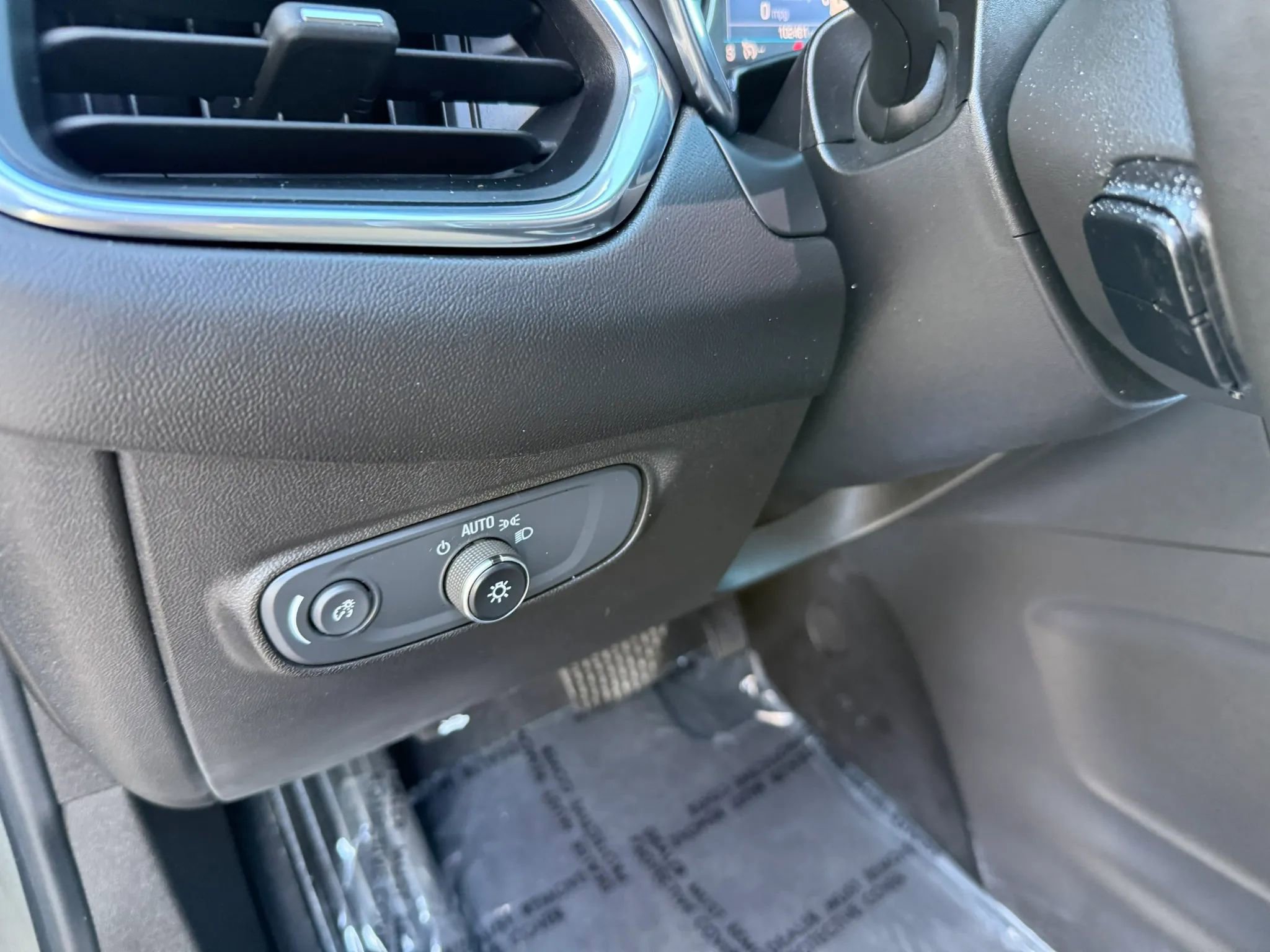 Used 2021 Chevrolet Equinox LT FWD image 12