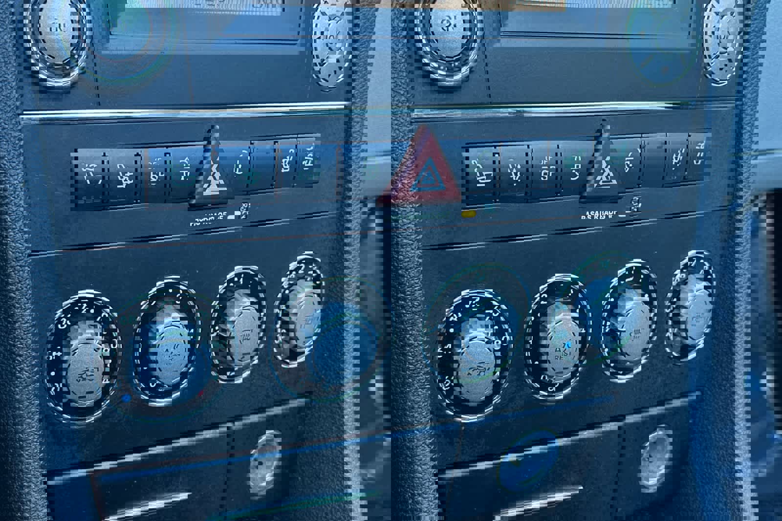 Used 2010 Mercedes-Benz SLK 300 image 15