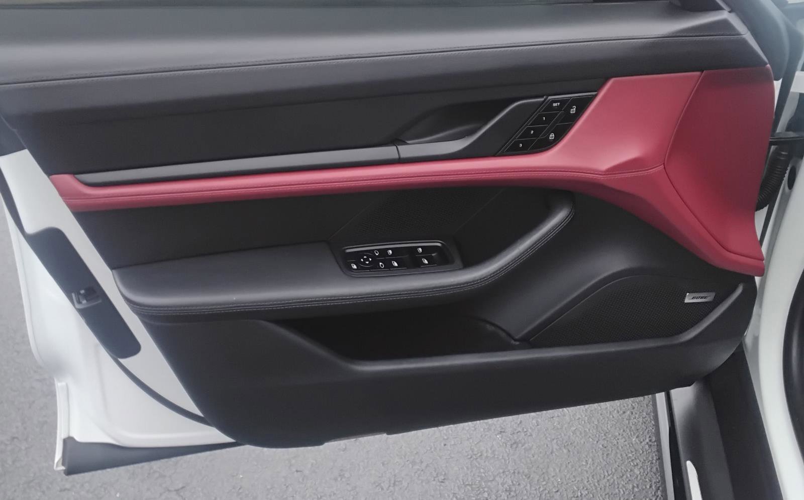 Used 2020 Porsche Taycan 4S image 16