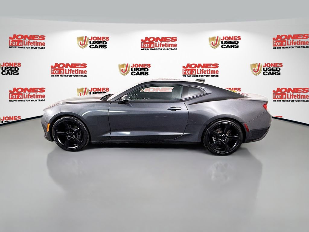 Used 2018 Chevrolet Camaro LT RWD image 13
