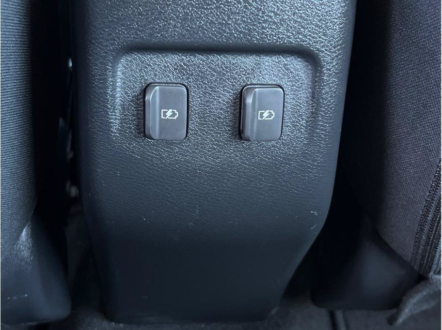 Used 2023 Nissan Kicks SR FWD image 10