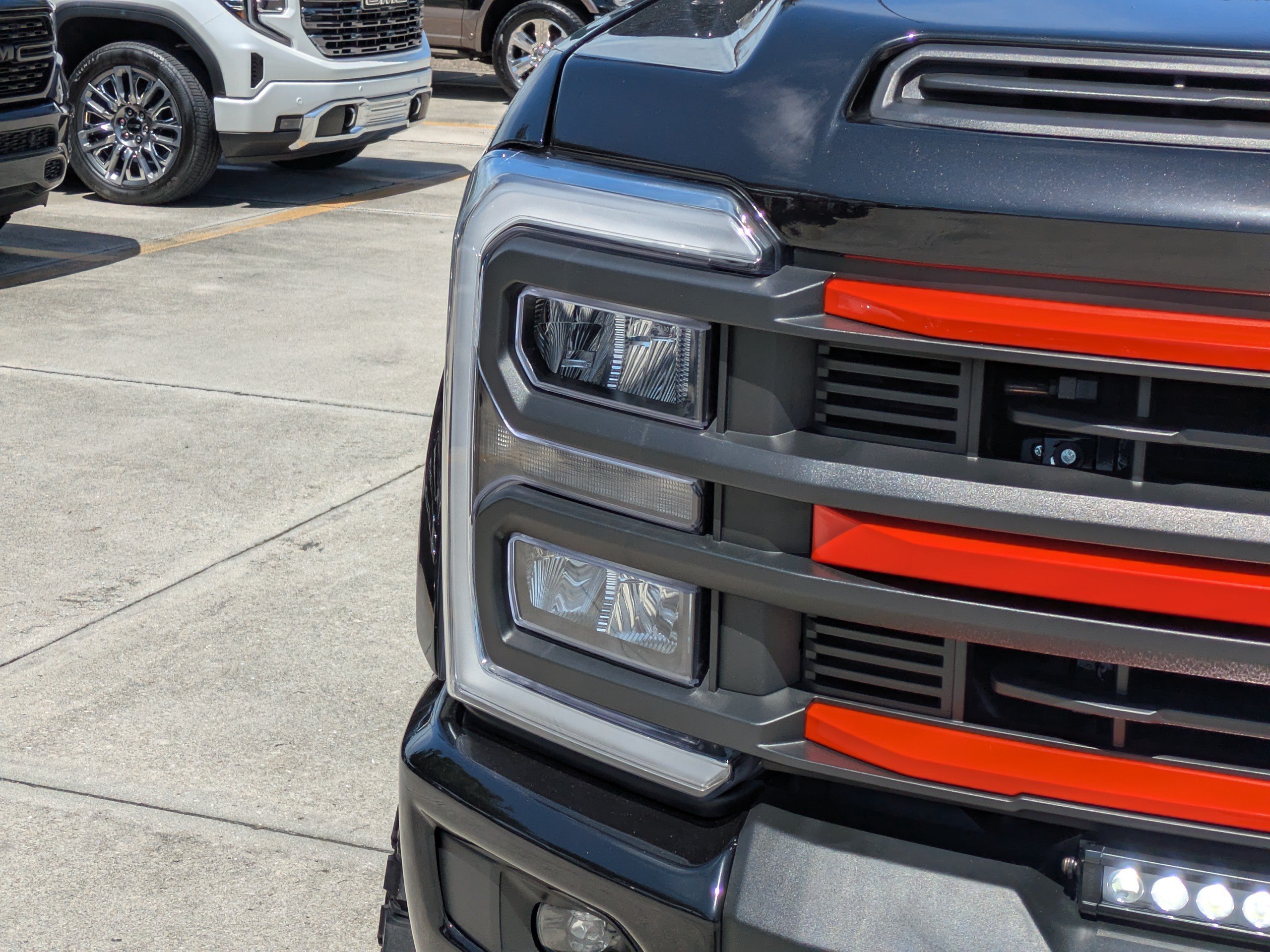 Used 2024 Ford F250 Lariat w/ Lariat Ultimate Package AWD/4WD image 9