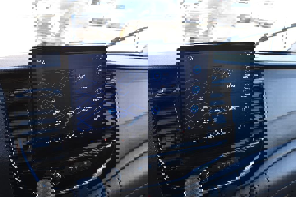 Used 2024 Ford Transit 350 XLT image 17