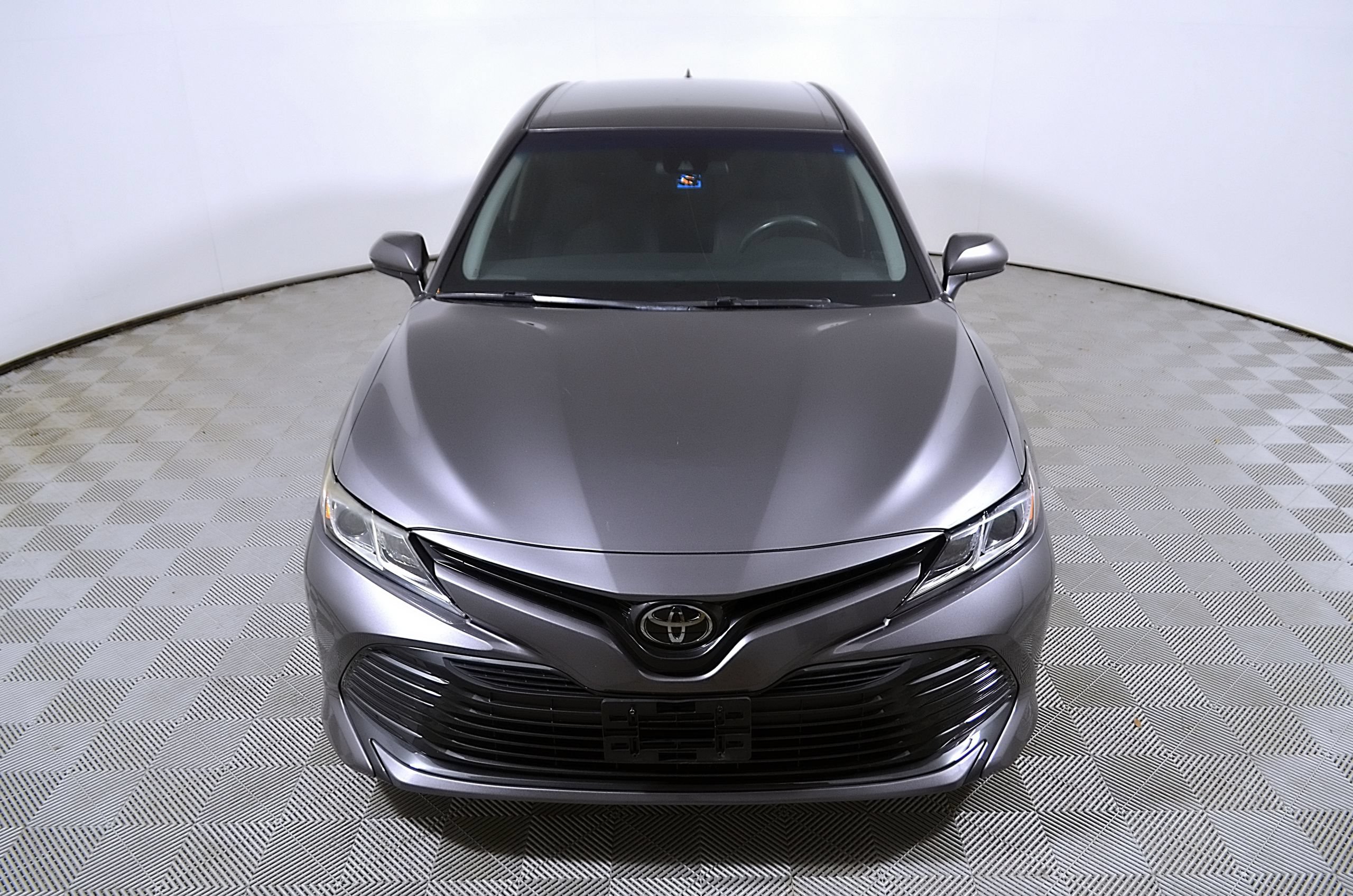 Used 2020 Toyota Camry LE FWD image 4