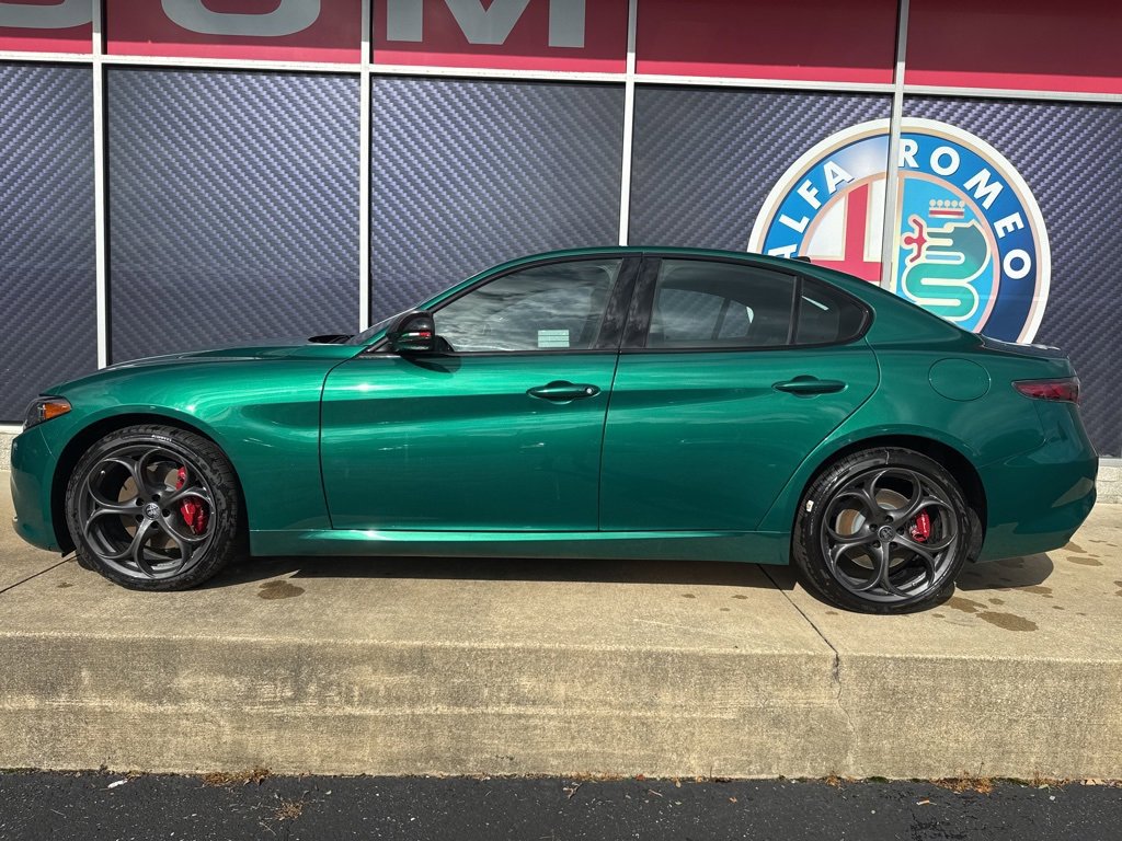 New 2025 Alfa Romeo Giulia AWD w/ Driving Assist Package image 9