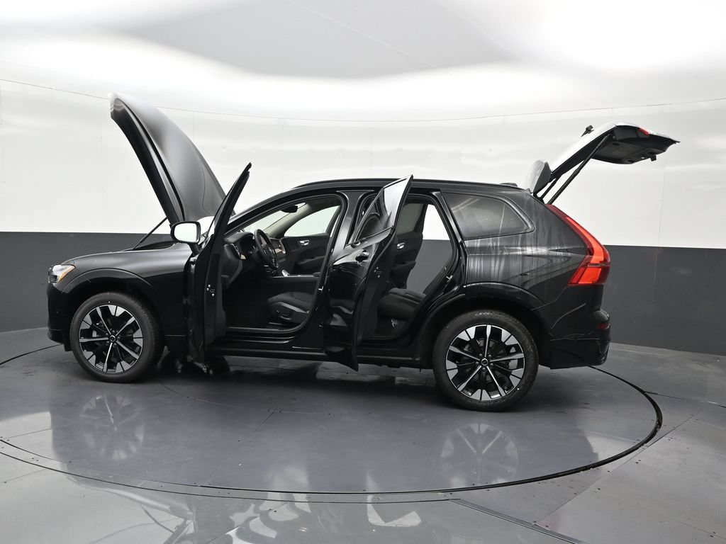 New 2026 Volvo XC60 B5 Plus AWD/4WD image 31