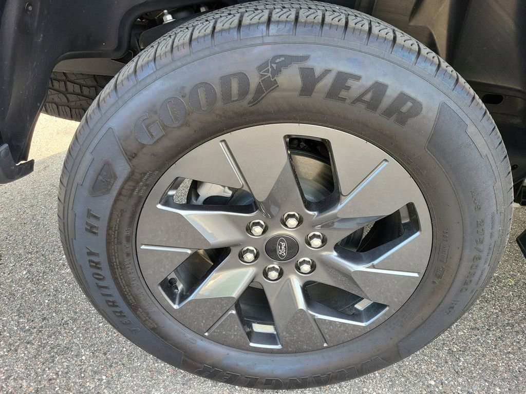 Used 2025 Ford F150 Lightning Flash image 6