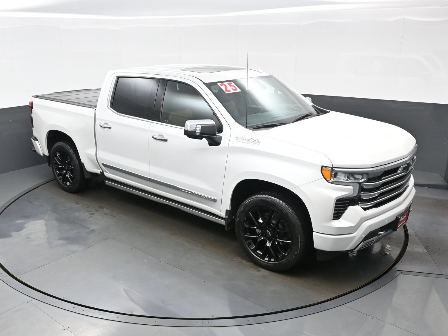 Used 2025 Chevrolet Silverado 1500 High Country AWD/4WD image 37