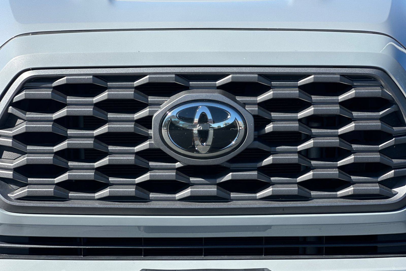 Used 2020 Toyota Tacoma TRD Sport w/ TRD Premium Sport Package AWD/4WD image 46