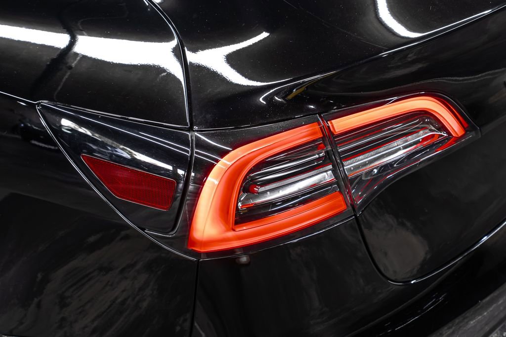 Used 2023 Tesla Model 3 Standard Range image 14