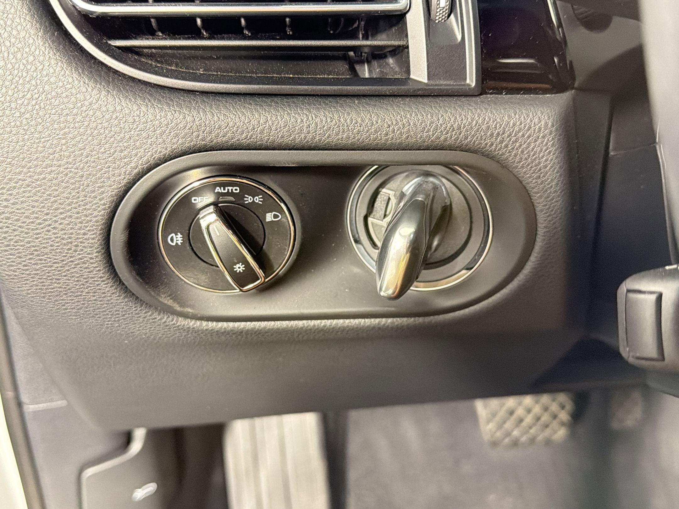 Certified 2023 Porsche Macan S image 20