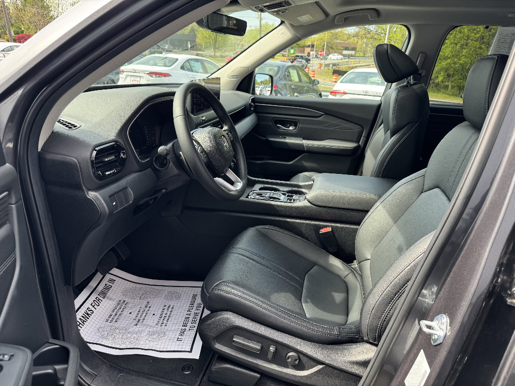 Used 2026 Honda Pilot Touring image 8