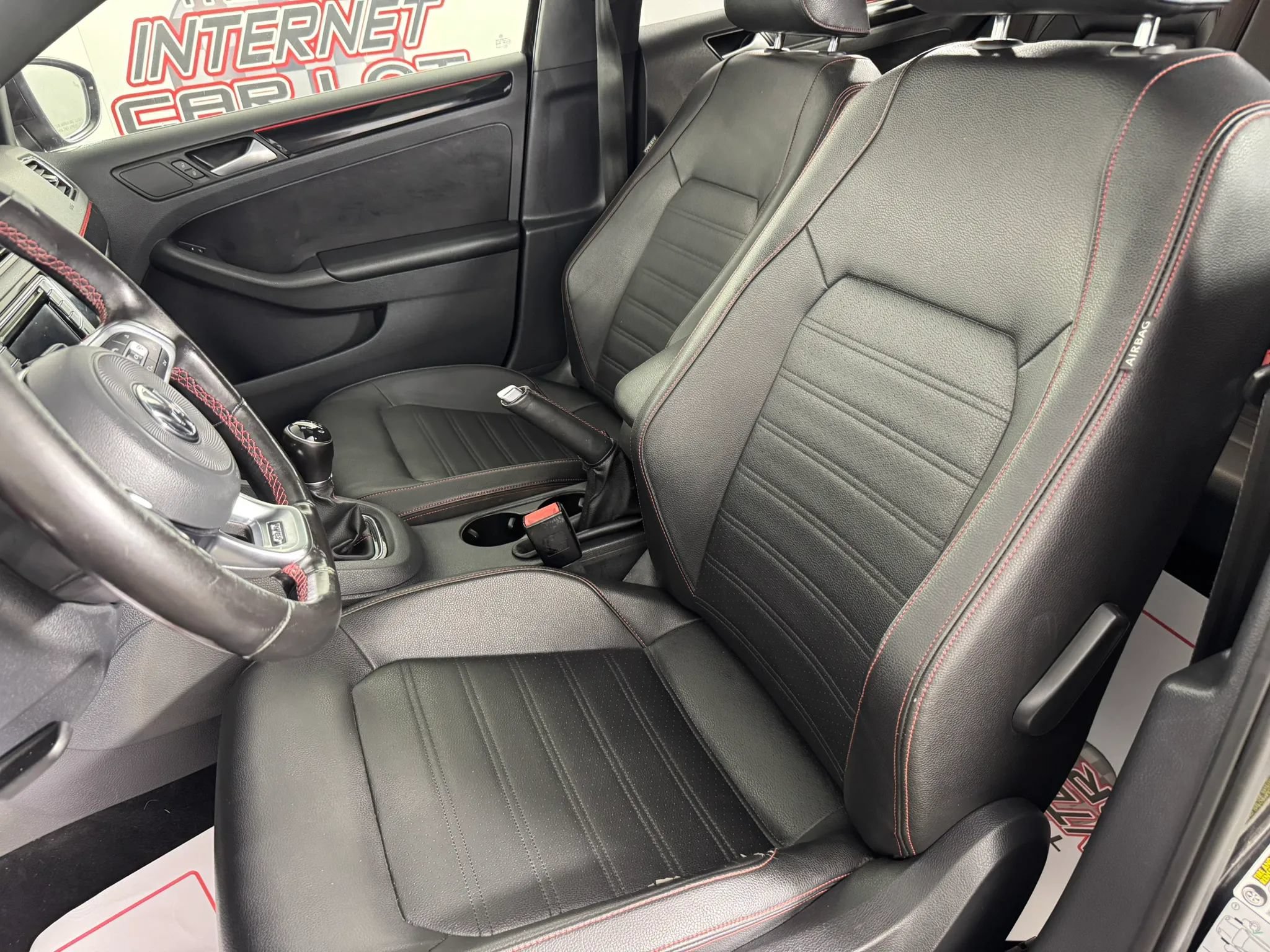 Used 2017 Volkswagen Jetta GLI FWD image 32