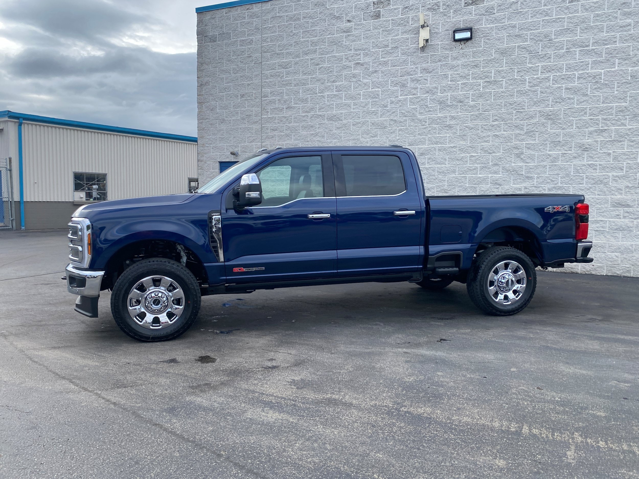 New 2027 Ford F250 Lariat w/ Lariat Ultimate Package AWD/4WD image 5