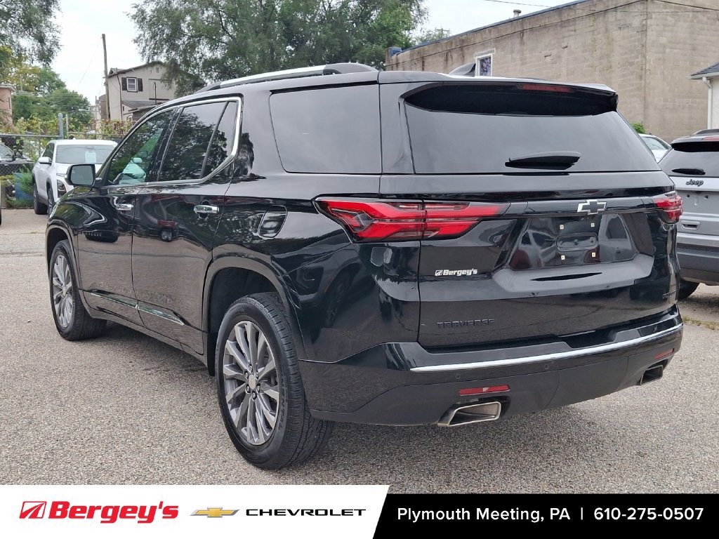 Used 2023 Chevrolet Traverse Premier FWD image 5