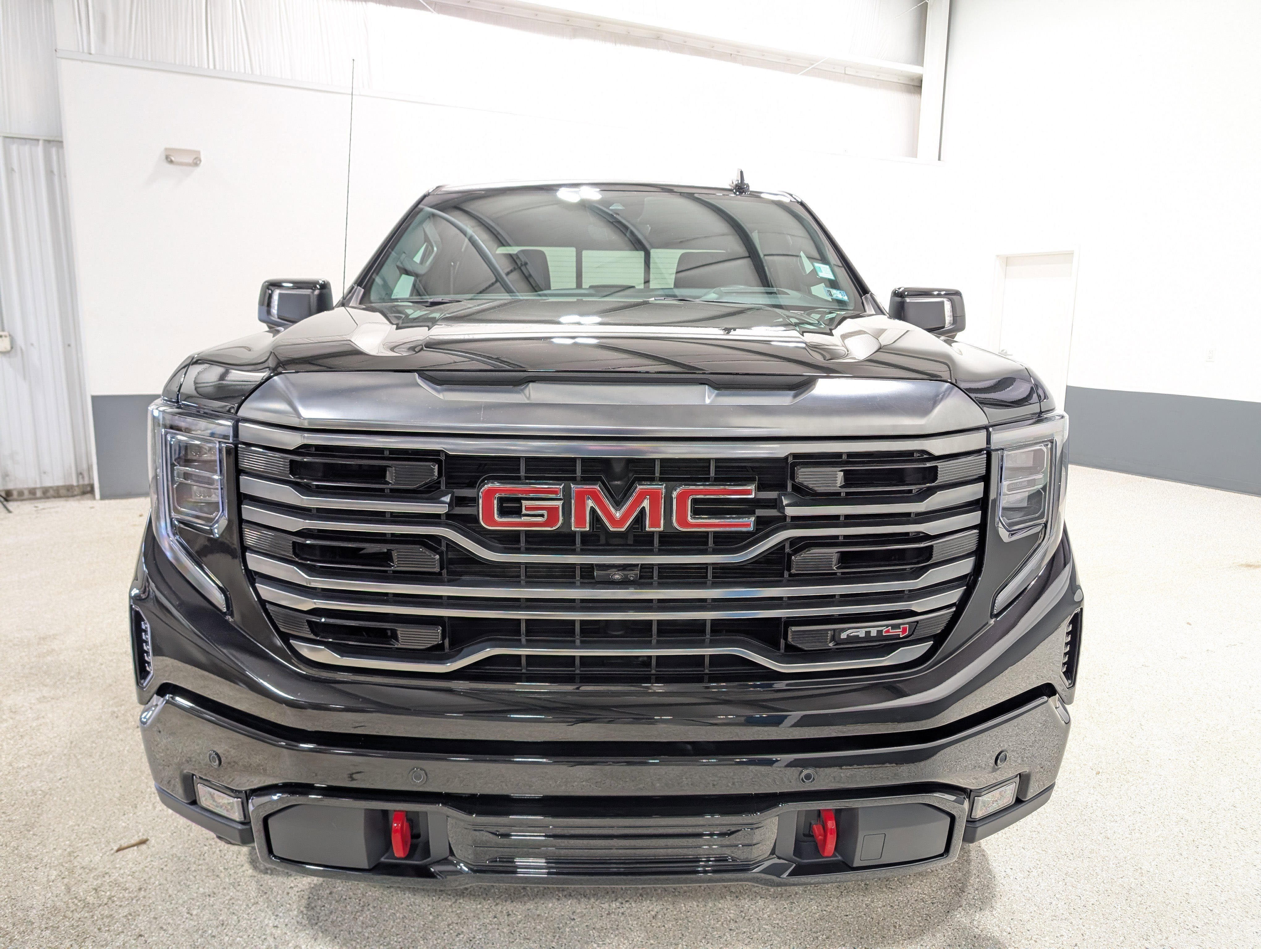 Used 2024 GMC Sierra 1500 AT4 w/ Technology Package image 8