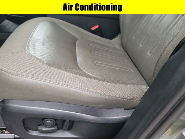 Used 2020 Land Rover Defender 110 SE image 10