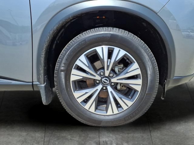 Used 2023 Nissan Rogue SV AWD/4WD image 9