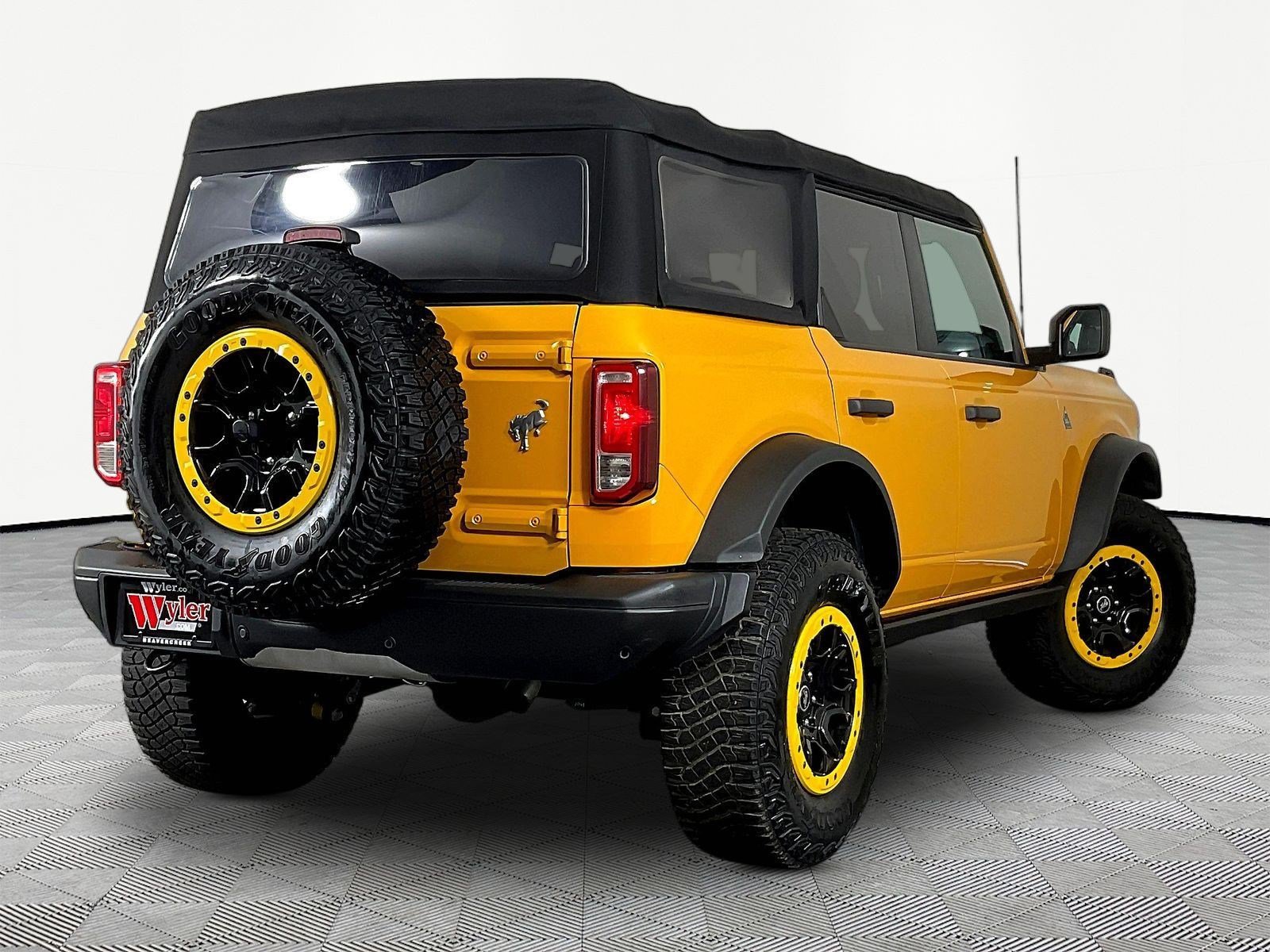 Used 2022 Ford Bronco Black Diamond w/ Sasquatch Package AWD/4WD image 6