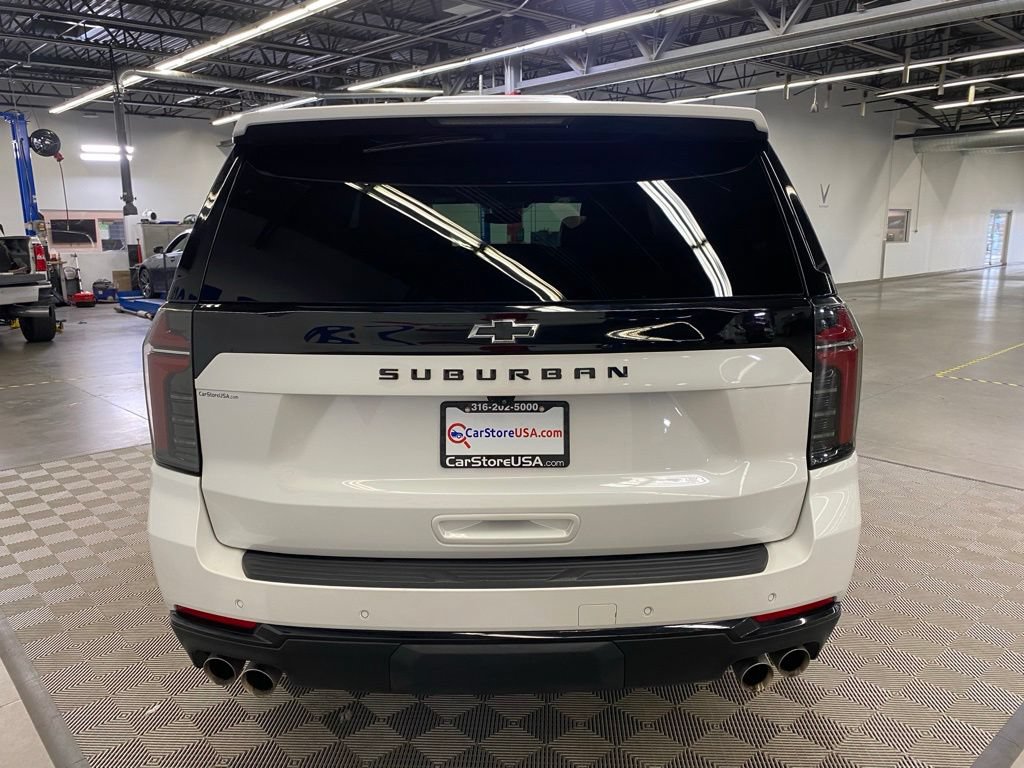 Used 2025 Chevrolet Suburban Z71 AWD/4WD image 9