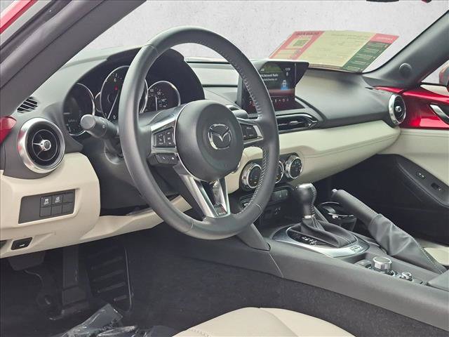 Used 2021 MAZDA MX-5 Miata RF Grand Touring RWD image 10