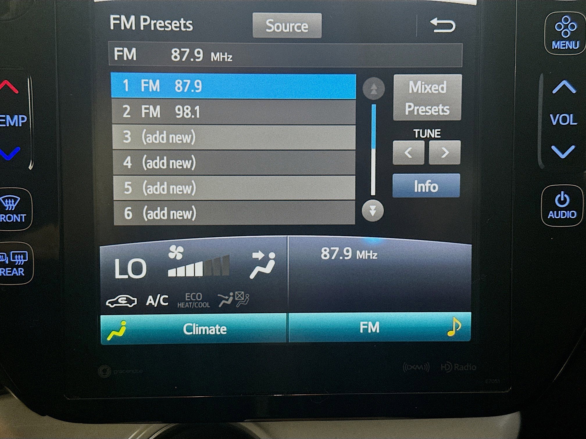 Used 2019 Toyota Prius Prime Premium w/ Carpet Mat Package FWD image 19