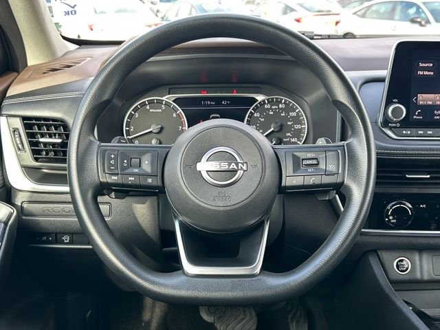 Used 2023 Nissan Rogue S image 22