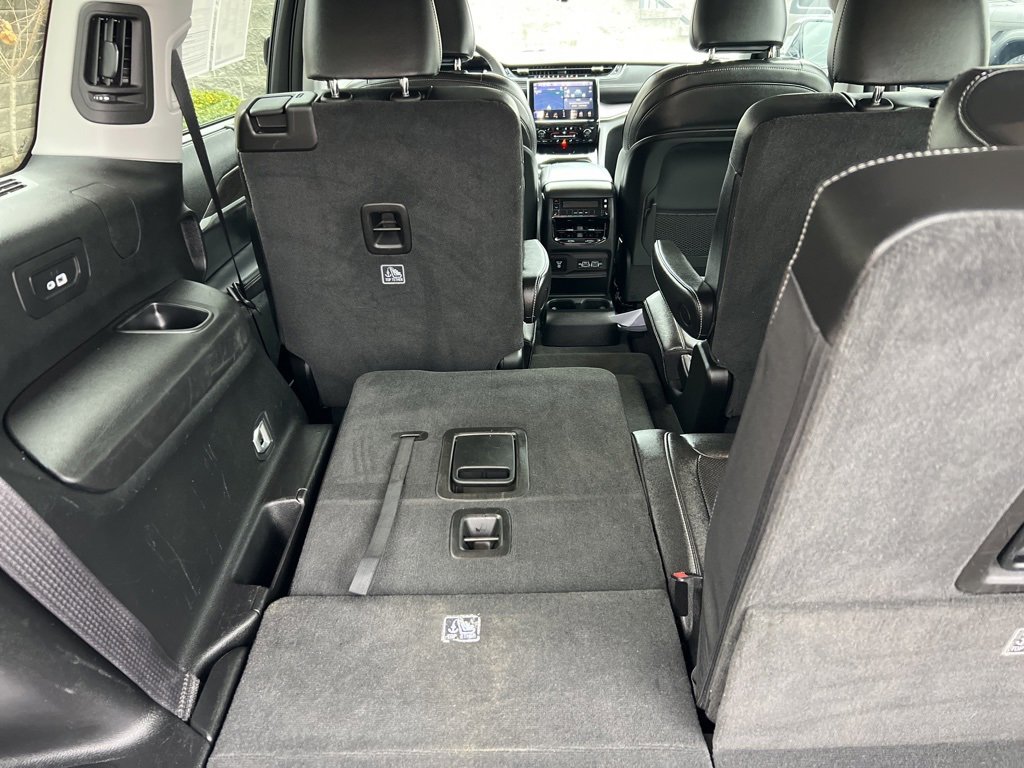 Used 2023 Jeep Grand Cherokee L Limited w/ Luxury Tech Group II image 14