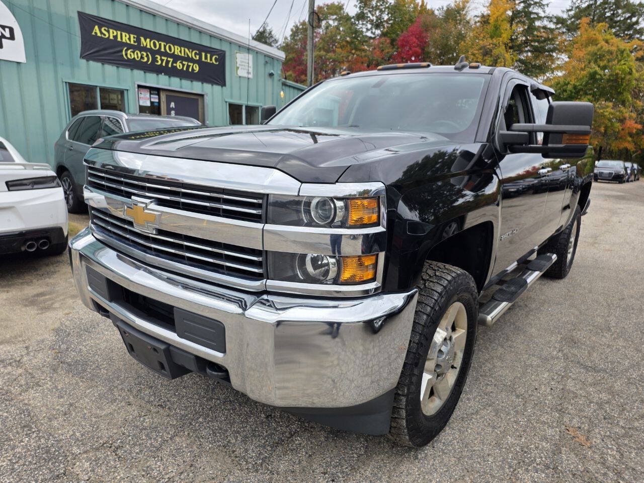 Used 2018 Chevrolet Silverado 2500 W/T w/ Snow Plow Prep Package AWD/4WD image 4
