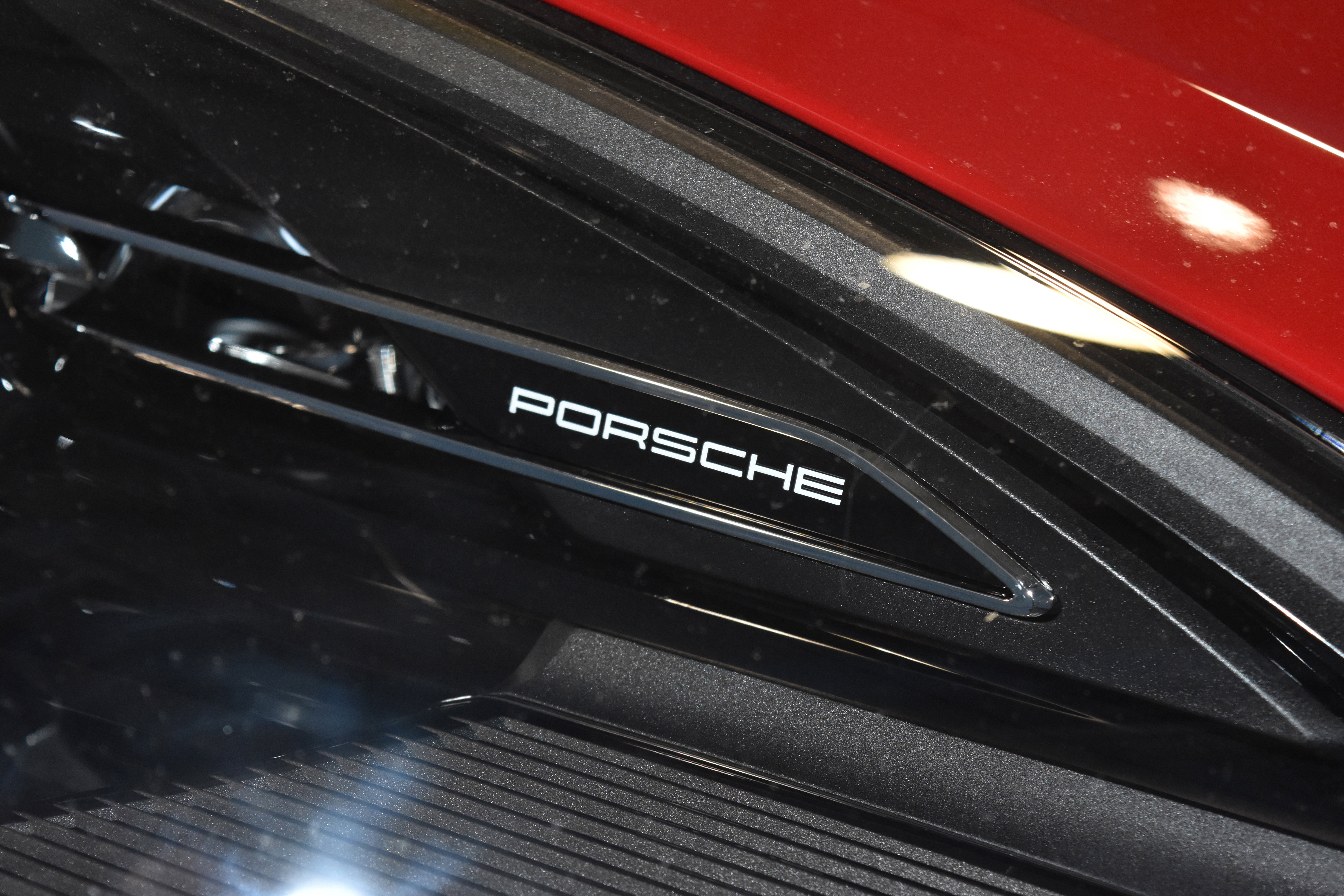 New 2026 Porsche Macan Turbo image 28