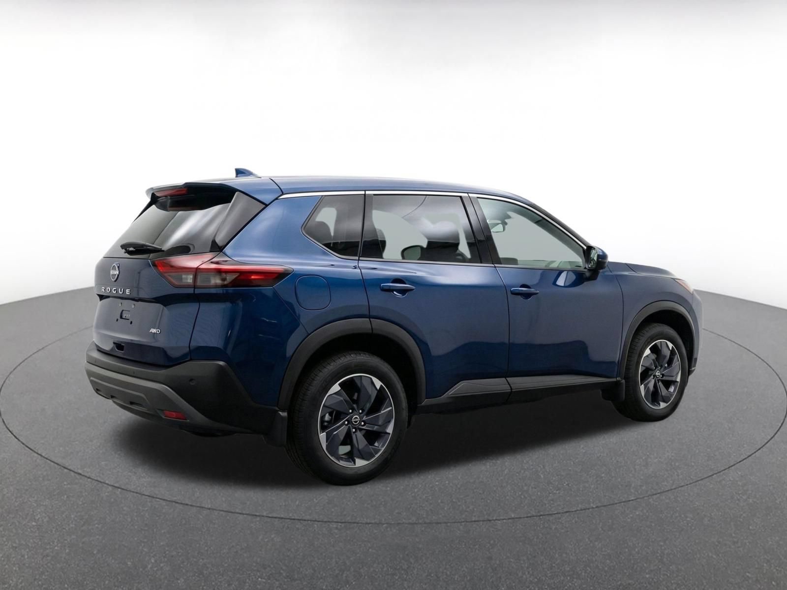 Used 2025 Nissan Rogue SV FWD image 11