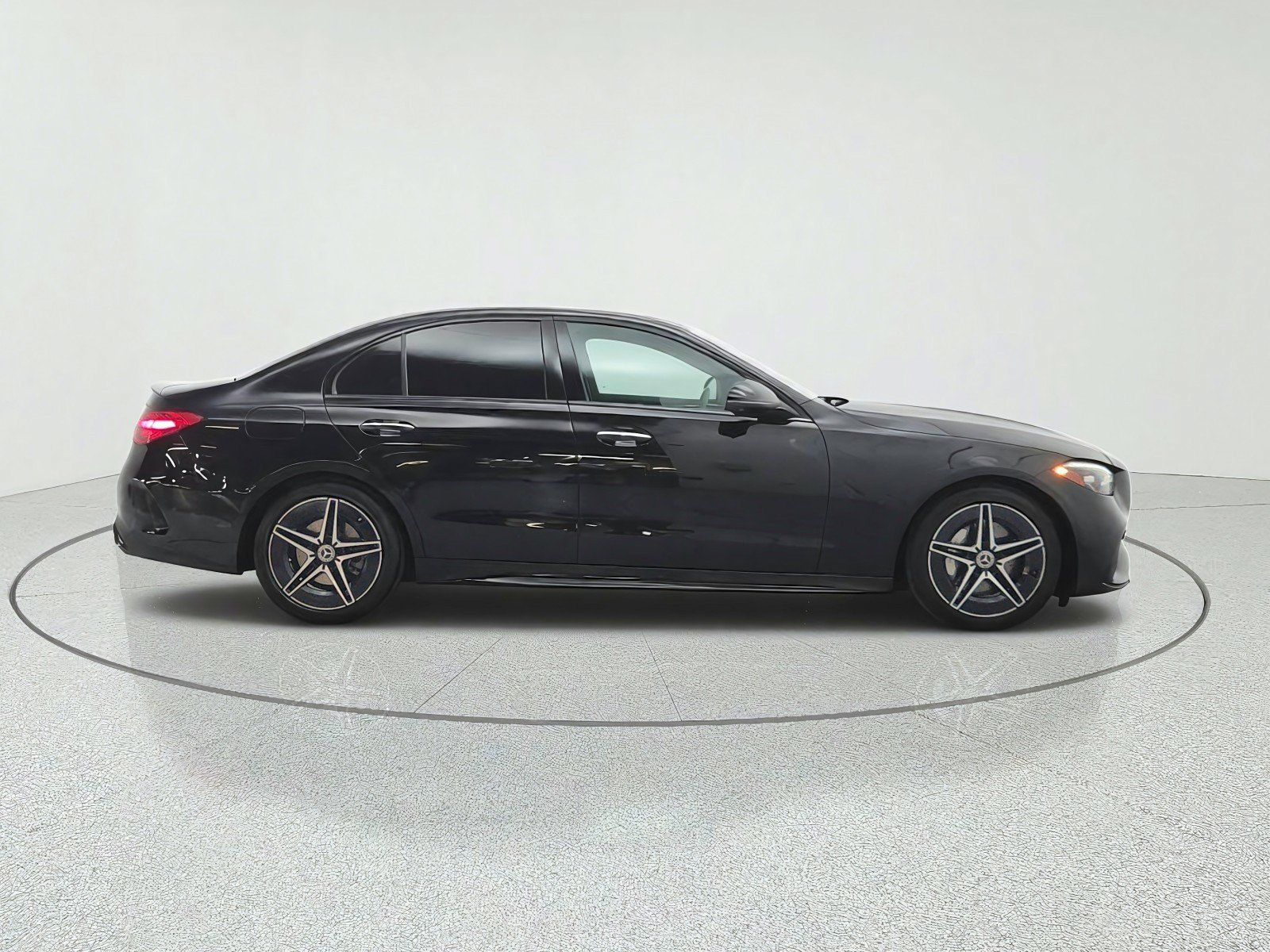 Used 2024 Mercedes-Benz C 300 4MATIC Sedan image 4