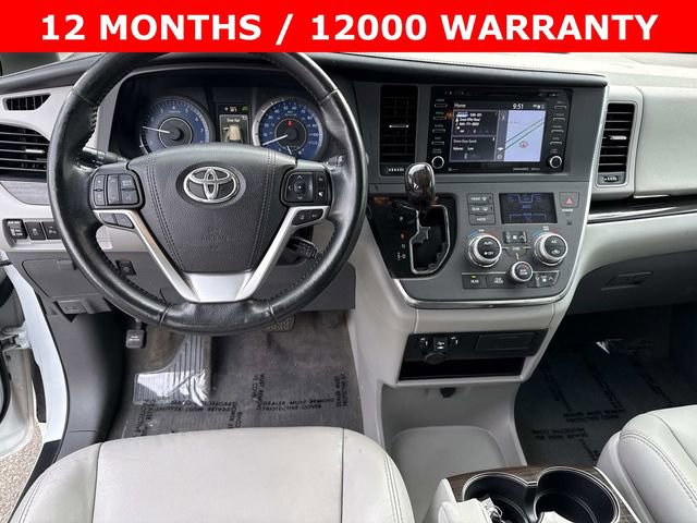 Used 2018 Toyota Sienna XLE w/ XLE Navigation Package image 18