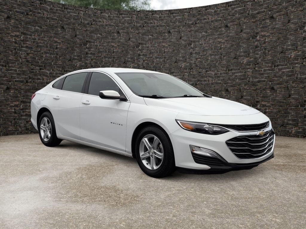 Used 2021 Chevrolet Malibu LS w/ Driver Confidence Package II image 2