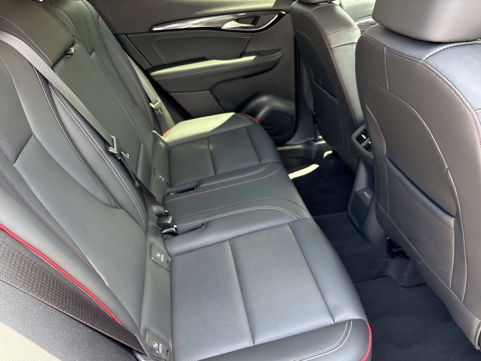 Used 2023 Buick Envision Essence w/ Sport Touring Package FWD image 34