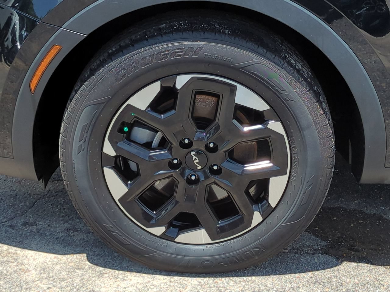 Certified 2024 Kia Sorento S w/ Panoramic Sunroof Package FWD image 11