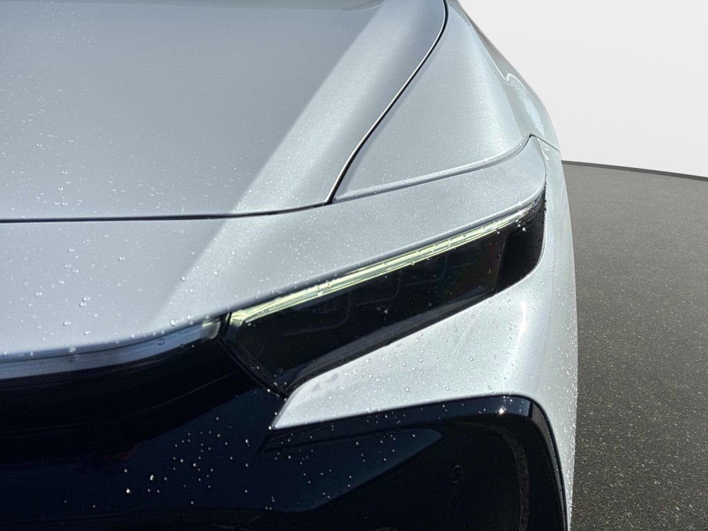 Used 2026 Toyota Crown Limited image 9