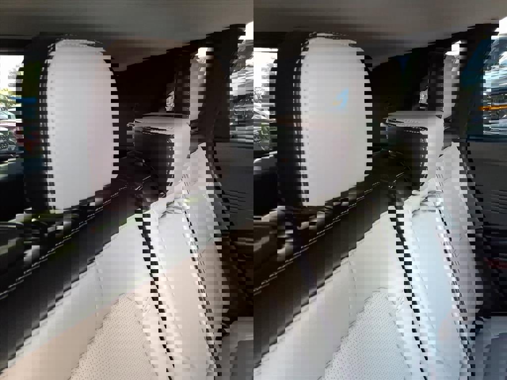 Certified 2023 Ford Escape Platinum w/ Class II Trailer Tow Package image 15