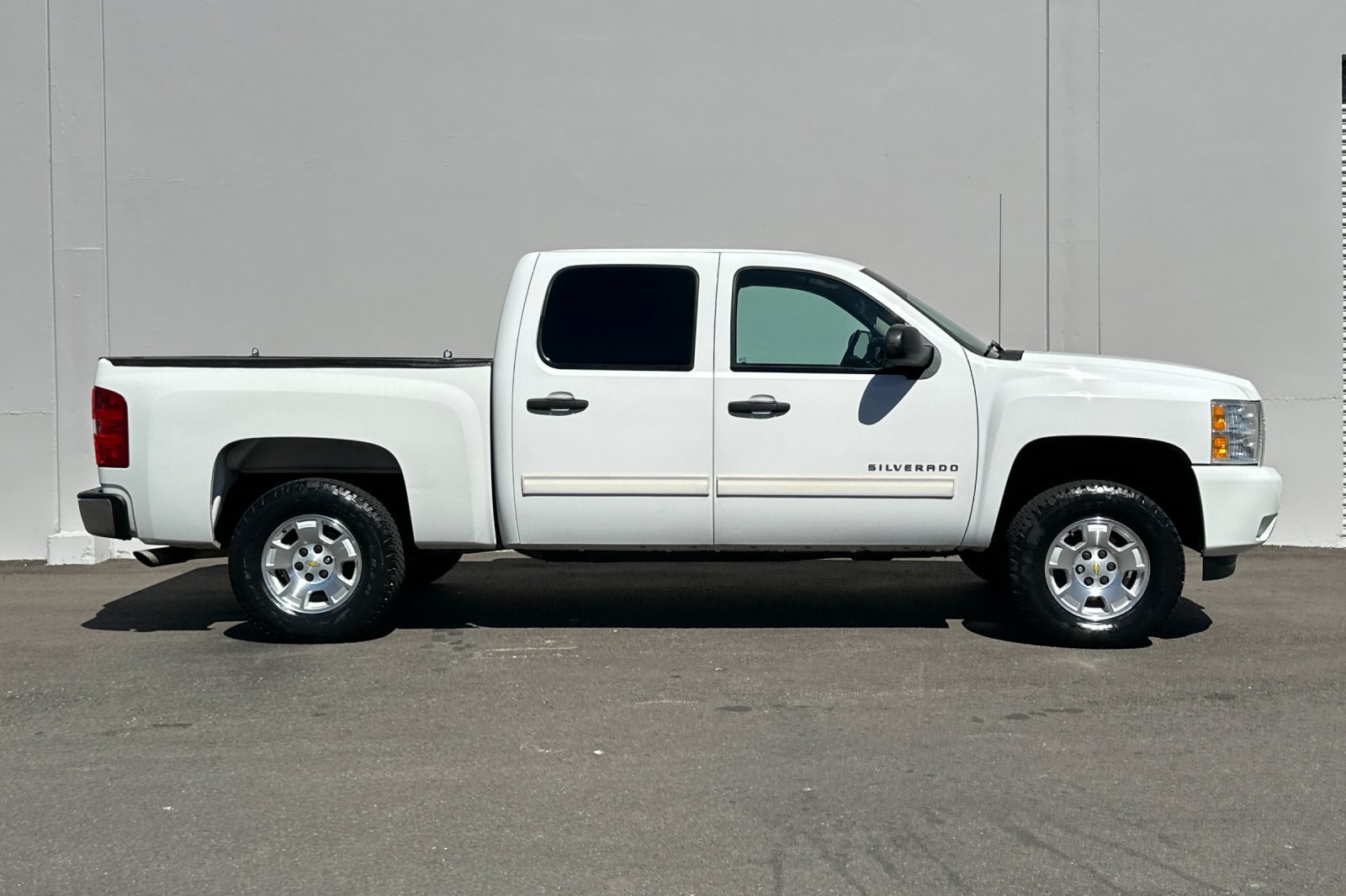 Used 2011 Chevrolet Silverado 1500 LT w/ All-Star Edition RWD image 3